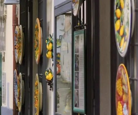 Toro فندق رافيلّو